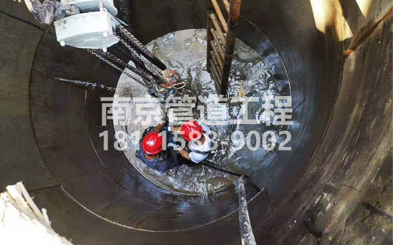 242吉庆污水池清理