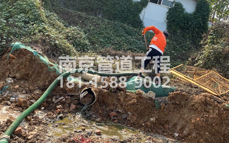 263吉庆工地化粪池清理